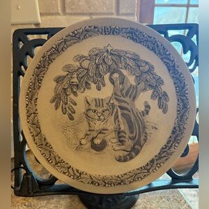 Barbara Linley Adams Poole-England 
Decorative Cat Plate with Holiday Design